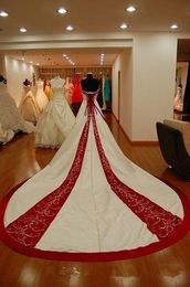 Robes de mariée brodées de taches rouges et blanches vintage chérie laceup corset dentelle perlée mariée robe de mariée robes plus size221C
