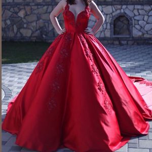 Rode Baljurk Prom Jurk Sweetheart Hals Kralen Applique Mouwloze Satijnen Sweep Trein Prom Jurken Saoedi-Arabië Party Jurk Avondjurk