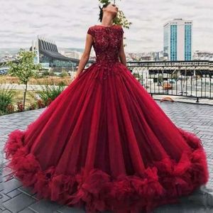 Rouge robe de bal Robes de bal Dubai Robe africaine Volants Taille Plus Appliques formelle Soirée Quinceanera Tulle Pageant Robes