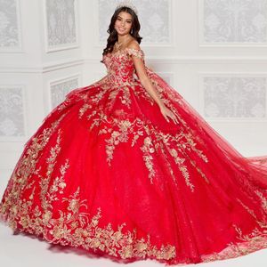 Rode Baljurk Quinceanera Jurken Met Kralen Geappliceerde Galajurken Off-Shoulder Hals Gelaagde Tule Sweet 15 Korset Maskerade Jurk