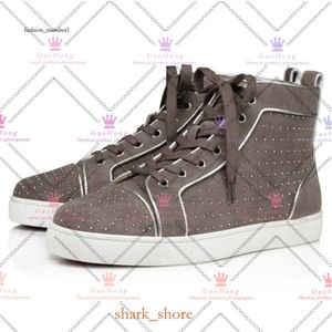 Rode onderschoenen Jurk met doos Luxe designer nette schoenen Platform Sneakers Spikes Kantoor Carrière Bruiloft Heren Dames Vrijetijdsschoen Zwart Goud 288 559