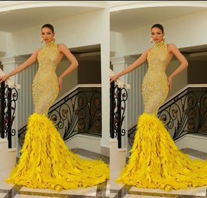 Red Carpet Gold Mermaid Avond Jurk Couture Sparkly High Neck Mouwloze Feather Robe de Soiree Plus Size Dubai formele jurk