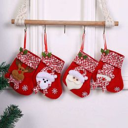 Chaussettes de Noël rouges Pendentifs d'arbre Cadeau de sucre Sacs en lin Charms Décorations suspendues Père Noël Joyeux Noël Bonne année Arbres de Noël festifs Fête Maison Bas