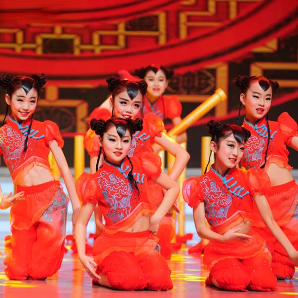 Red clásico nacional yangko dance wear chicas tradicionales chino folk dance disfraz de baile paraguas tambor moderno