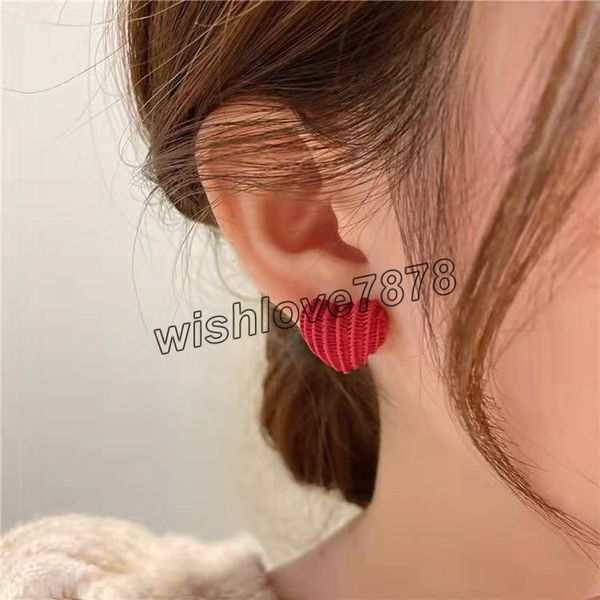 Pendientes de tuerca de corazón románticos bonitos de Color rojo para mujer, regalos de amor coreanos japoneses a la moda, accesorios pequeños para parejas, joyería