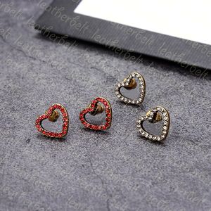 Red Diamond Ear Stud Chic Heart Earring Brand Dubbele letter Stud Classic Style Rhinestone Earrings sieraden Gift