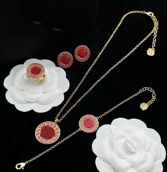 Émail rouge chevalière pendentif collier bracelet boucle d'oreille clous d'oreille lettre Banshee plaqué or 18 carats bijoux de créateur femmes hommes anniversaire fête fête cadeau HMS29 -67