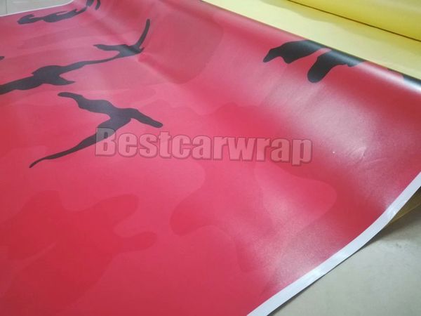 Film de vinyle de camouflage de style forêt rouge pour emballage de voiture de véhicule Film d'autocollants de couverture de camouflage graphique avec bulle d'air sans 1,52x30m 5x98ft