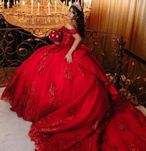 Vestidos Red Giltter de 15 robes de quinceanera 2024 hors du paillettes épaules plus manches courtes Bow Princess 0425