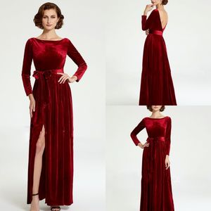 Rouge glamour mère des robes de mariée Scoop manches longues arc dos nu velours robe de bal étage longueur mère robes