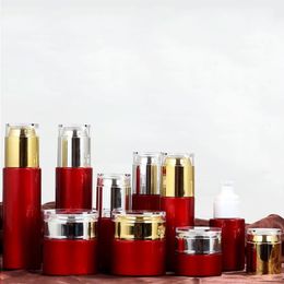 Bouteilles de crème en verre rouge Pots cosmétiques ronds Pots de bouteille de pompe de pulvérisation de crème pour le visage avec couvercle en acrylique or/argent 20g-30g-50g Qvsmd