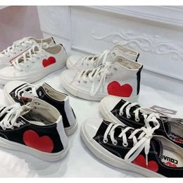 Chaussures en toile à coeur rouge baskets pour enfants préscolaires