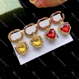 Boucle d'oreille en forme de coeur rouge Designer Lettre Stud pour femmes Boucles d'oreilles créoles en diamant de luxe avec boîte-cadeau