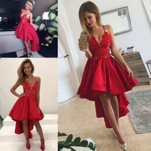 Rode hoge lage cocktail jurken 2021 sexy spaghetti kant en satijnen avondjurken ruches goedkope prom feestjurk