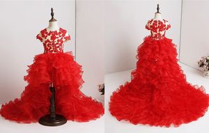 Rojo Alto Bajo Niñas Vestidos de desfile Manga corta Organza Apliques de encaje Lentejuelas Volantes con cuentas Vestido de primera comunión para niñas de flores Niños