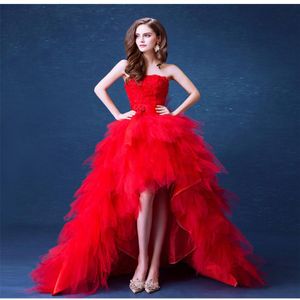 Robes de mariée rouge haut bas avec plumes et fleurs 2019 robes de mariée train de balayage Vestido De Novia308f