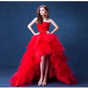 Robes de mariée rouge haut bas avec plumes et fleurs 2019 robes de mariée train de balayage Vestido De Novia2629