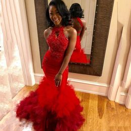 Red Mermaid Prom Dresses 2020 Nieuwe kralen Backless Lace Applique Formele avondjurken Cascading Ruches Black Girl -jurken Abendkleider