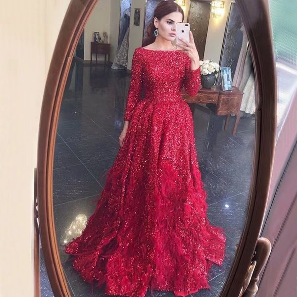 Sirena roja Vestidos de baile Sin mangas de manga larga Apliques de encaje 3D Lentejuelas Tren de barrido con cuentas Celebrity Formal Tallas grandes por encargo Tren de plumas Vestidos de noche