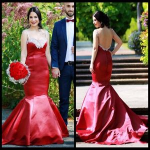 Robes de mariée sirène rouge longues avec bretelles cristaux de perles sexy dos nu non blanc robes de mariée colorées sur mesure nouvelle coutume