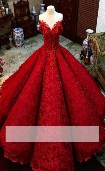 Robe de bal de jupe bouffie rouge quinceanera robes chérie appliques en dentelle perlé de l'épaule bon marché sweet 16 robe9663941