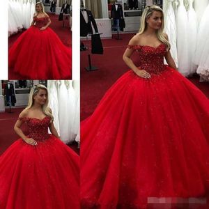 Rode Quinceanera Jurken met kralen Schoudervrij Kapmouwen Sweep Trein Baljurk Optocht Formele kleding Grote maten Op maat gemaakt