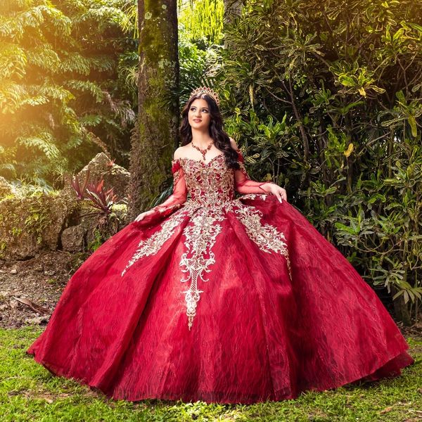 Robe De Quinceanera rouge robe De bal épaules dénudées Appliques dorées dentelle perlée tulle mexicain à manches longues doux 16 robes De 15 ans