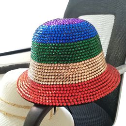 Red Rhinestone Fedora Jazz Hats Cowboy Hat voor vrouwen en mannen verdubbelde kleurendop met zwarte diamanten groothandel 240401