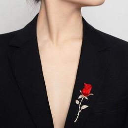 Broche Rose rouge, sens du design féminin haut de gamme, niche, sens haut de gamme, exquise 2021 nouvelle broche tendance 212