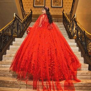 Rouge brillant 15 robes de Quinceanera gaine rustique Floral Applique Tulle perles scintillant brillant Cape Design robe de soirée