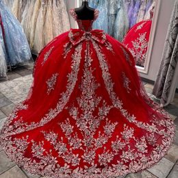 Robe De bal princesse rouge brillant, col en v, robe Quinceanera, avec des Appliques dorées en dentelle, robe De fête d'anniversaire, à franges, robes De bal, 15