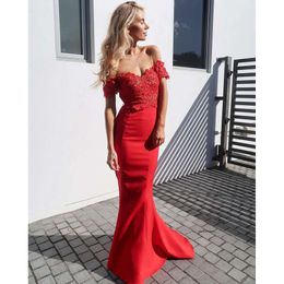 Red Simple Lace Mermaid Prom Long Backless Applique Floor Lengte Formele beroemde jurken avondjurken YouSef Aljasm 0430