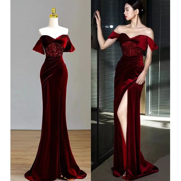 velours rouge Mère de la mariée Robes Illusion Perles paillettes Perles Formelle Marraine Soirée De Mariage Invités Robe Plus Arabe Élégante Soirée Formelle Robes