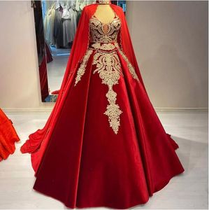 Rood fluwelen gezwollen rok prom Gelegenheid jurken met cape wrap 2023 gouden kanten applique kralen Arabische caftan Albanese avondjurk