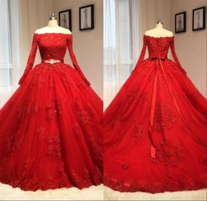 Red Vintage Long Sheeves Lace Ball Jurk Quinceanera Dresses Arabisch Off Schouder Avondjurken met kralen Sash6611249