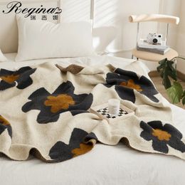 Regina Brand Super doux couverture florale confortable Downy Downy Hairy Fluufy Microfibre Tricoted Throwt Couverture pour le canapé de lit Couvertures décoratives 240514