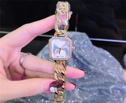 Relojes de Marca Mujer Femmes Regardez la marque jaune or jaune en acier inoxydable luxe Lady Wristwatch Quartz Fashion Luxury Jewelry Buckle D9005464