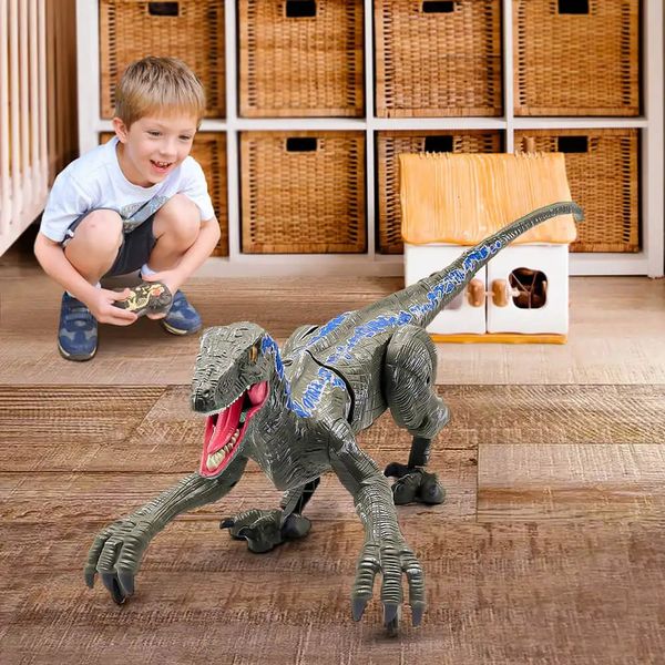 Télécommande Dinosaur Toys Kids RC Electric Walking Jurassic Simulation Velociraptor jouet avec lumière LED et rugissement 240417