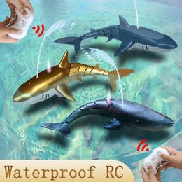 Control remoto Tiburón Niños Piscina Playa Baño Juguete para niños Niño Niña Simulación Chorro de agua Rc Ballena Animales Mecánico Peces Robots 231229