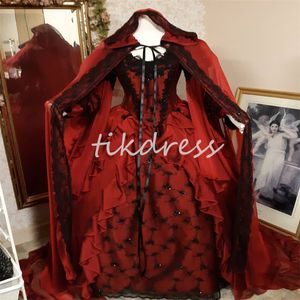 Robe de mariée gothique noire et rouge Renaissance avec enveloppe Cape Celtic des années 1800 Historical Médiéval Halloween Bridal Bridal Bridal Country Bride Mariage 2024