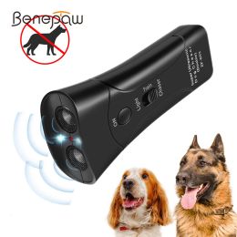 Repelentes Benepaw Repelente ultrasónico para perros Durable Eficaz Disuasorios seguros Chaser Entrenador de mascotas con linterna LED Dispositivo de control de ladridos de perros