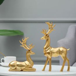 Sculpture d'élan géométrique en résine, statues de cerf debout en or, décoration de maison de renne de Festival, ornements de meuble TV de salon 240127