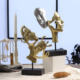 Estatuas de máscara de pareja dorada de resina, figuritas de amantes del arte abstracto, accesorios de decoración de escritorio para dormitorio Interior del hogar, objetos 231227
