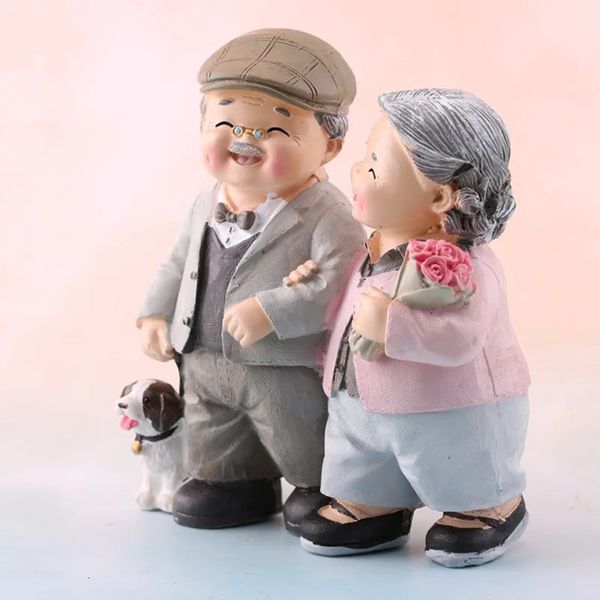 Résine moderne dessin animé grand-mère et grand-père modèle Sculpture gâteau amoureux Couple décoration décoration de la maison table Statue cadeau 240304