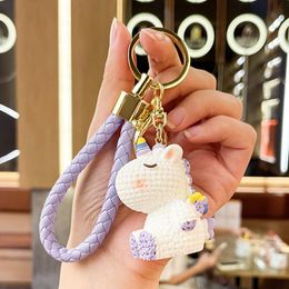 Llavero de resina con diseño de unicornio y caballo arcoíris, colgante de tendencia, bonito llavero con colgante para librero