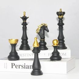 Figurine d'échecs internationale rétro en résine, pour intérieur, Sculpture de chevalier roi, décor de bureau, de maison, décoration de salon, 240323