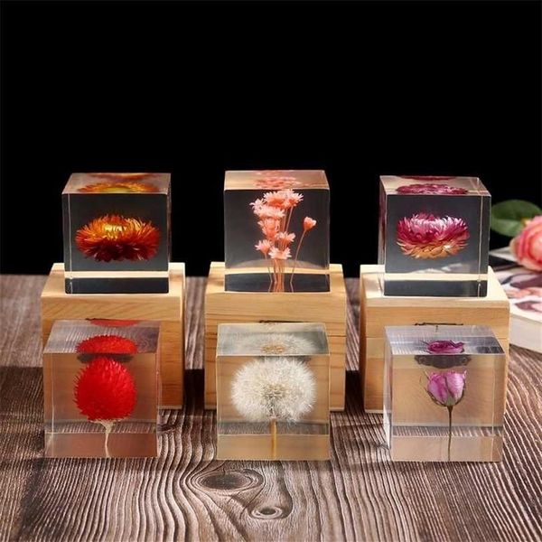 Resina Rose Daisy Cube Diente de león Cristal Pisapapeles Real Natural Planta Espécimen Feng Shui Flores Regalo de Navidad con caja de madera 211825