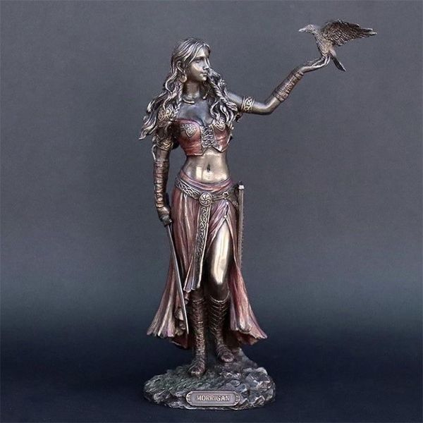 Statues de résine Morrigan La déesse celtique de la bataille avec Crow Sword Bronze Finition Statue 15cm pour la décoration de la maison L9 2208172519