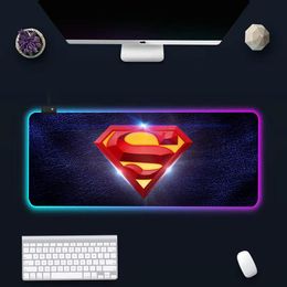 Resteert DC Hero Superwoman Superman RGB PC Gamer Toetsenbord Mouse Pad MousePad LED LED GLATEN MOUSE MESSEN RUBBER GAMING COMPUTER MAUSEPAD