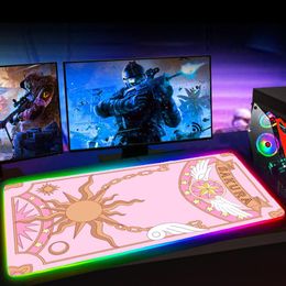 Resteert RGB Cardcaptor Sakura Anime Girl Gamer Mouse Pad Gaming Accessiores Mouepad Muse Pad met LED Mausepad Tapis de Souris met achtergrondverlichting